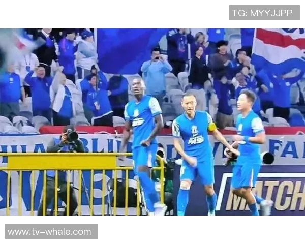 申花与首尔FC半场战成平局申花多次射门未能破门阿苏埃错失良机