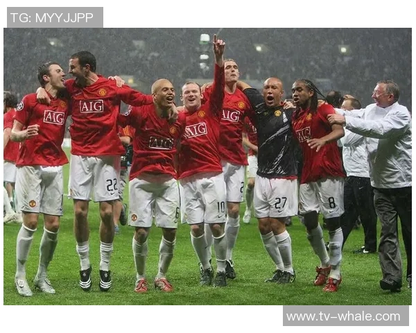 欧冠历史上仅有两位球员在19岁前直接参与13球的传奇表现