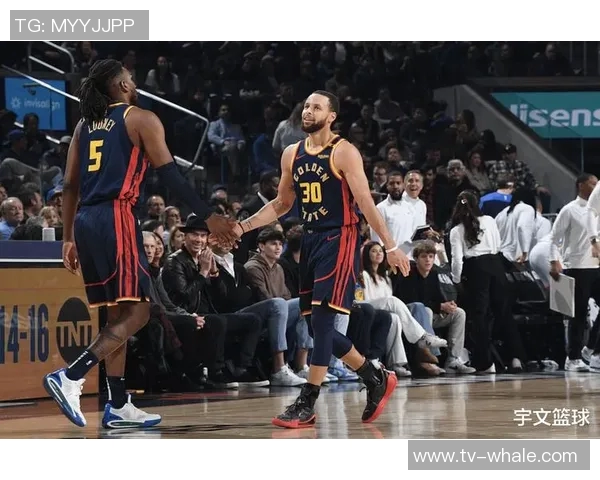 太阳三分火力全开9场比赛命中16记三分领跑联盟勇士紧随其后表现不俗 太阳三分火力全开9场比赛命中16记三分领跑联盟勇士紧随其后表现不俗