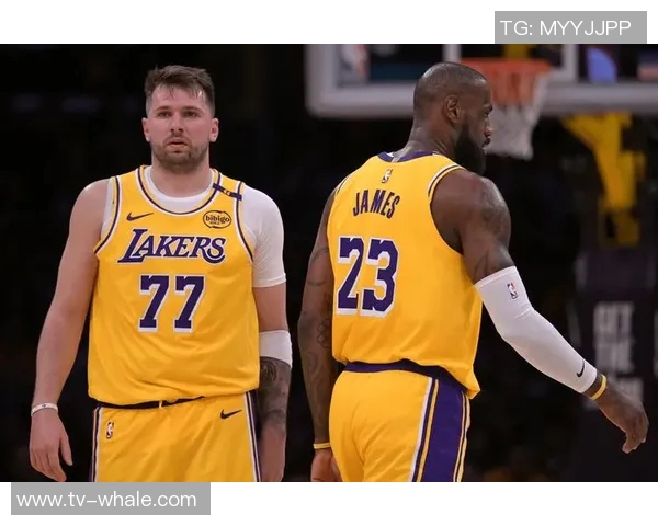 东契奇与里夫斯同场助湖人赢球保障战绩15胜5负反之仅19胜16负